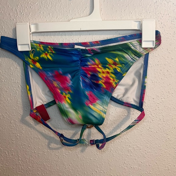 Guess bikini - Picture 2 of 4